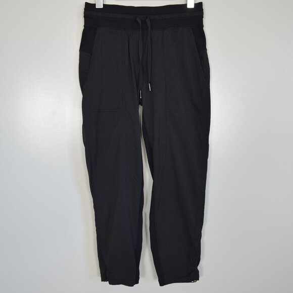 Lululemon Dance Studio Crop size 4 *EUC - Picture 5 of 13